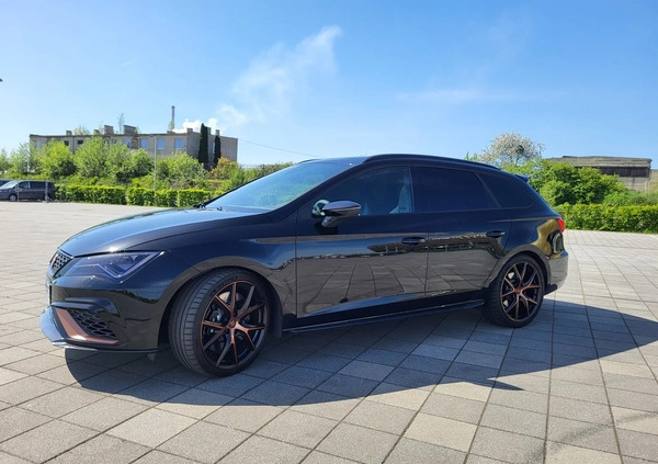 Seat Leon cena 146900 przebieg: 69000, rok produkcji 2019 z Gdańsk małe 92